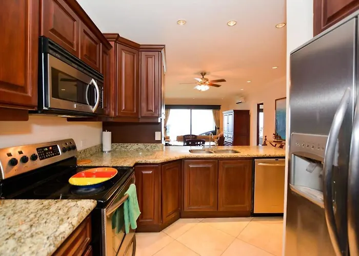 Fifth-floor With Breathtaking Ocean Views, Stylish Interior & Prime Location Near Flamingo *