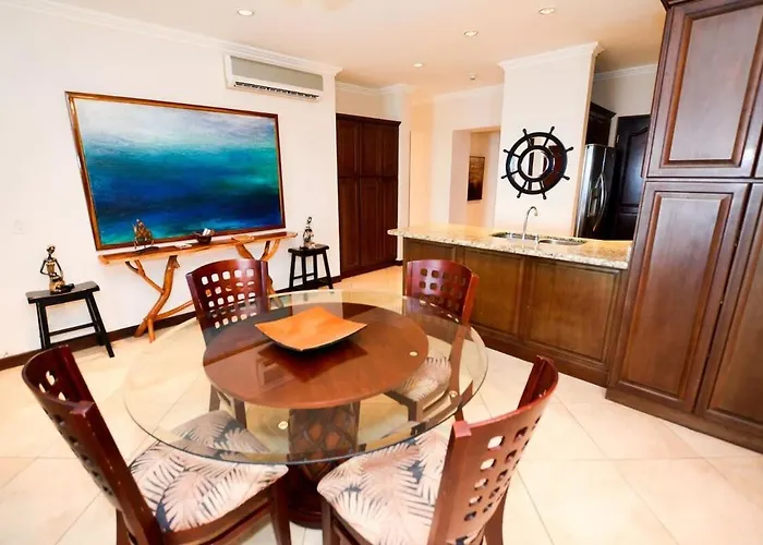 Fifth-floor With Breathtaking Ocean Views, Stylish Interior & Prime Location Near Flamingo * Playa Flamingo