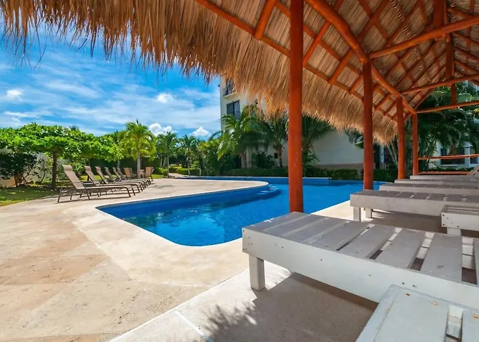 Fifth-floor With Breathtaking Ocean Views, Stylish Interior & Prime Location Near Flamingo *
